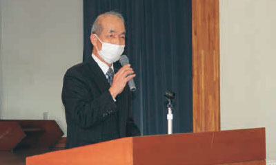 挨拶をする関根組合長
